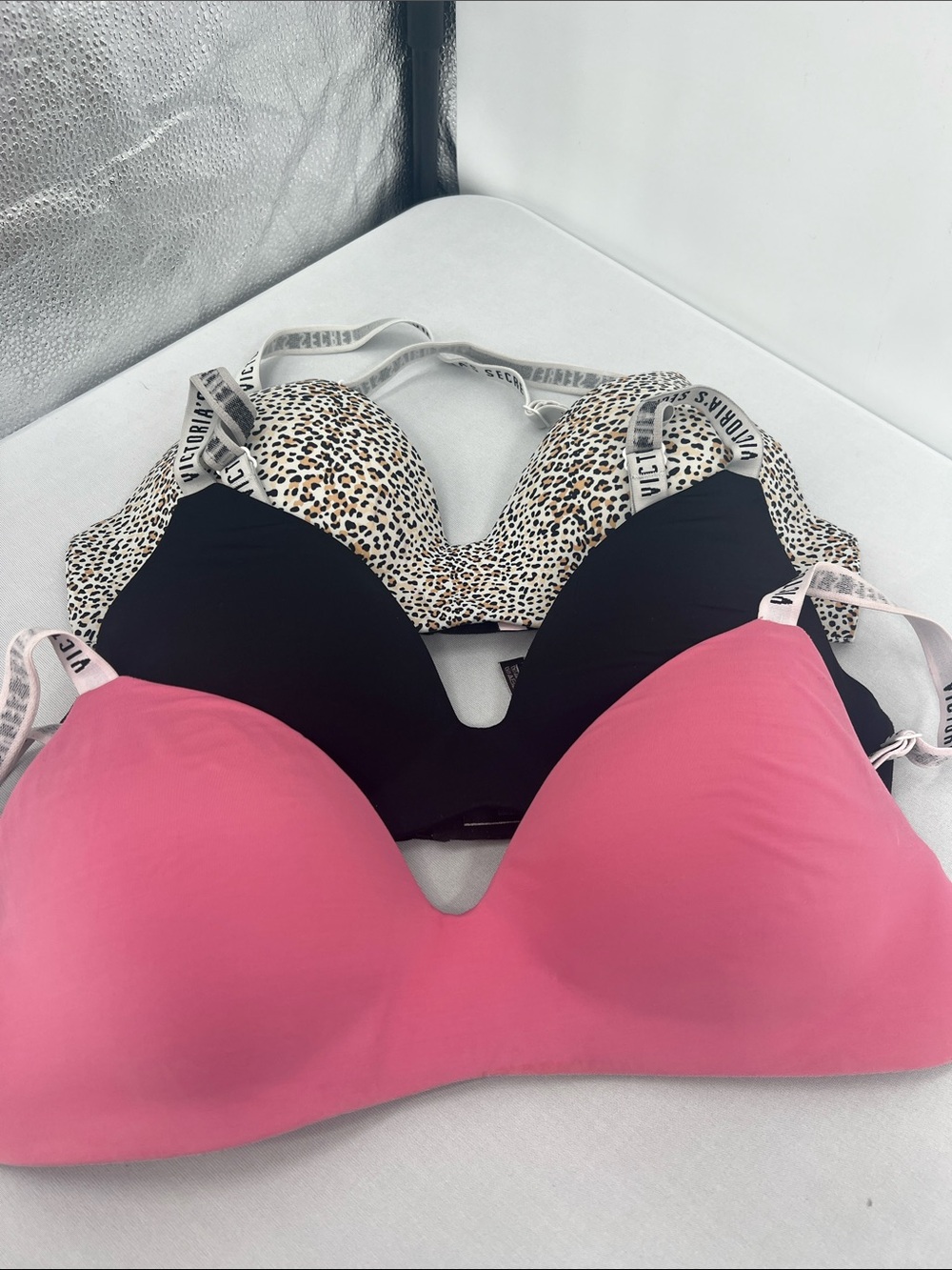 Victoria's Secret Logo Strap Smooth T-Shirt Bra bundle